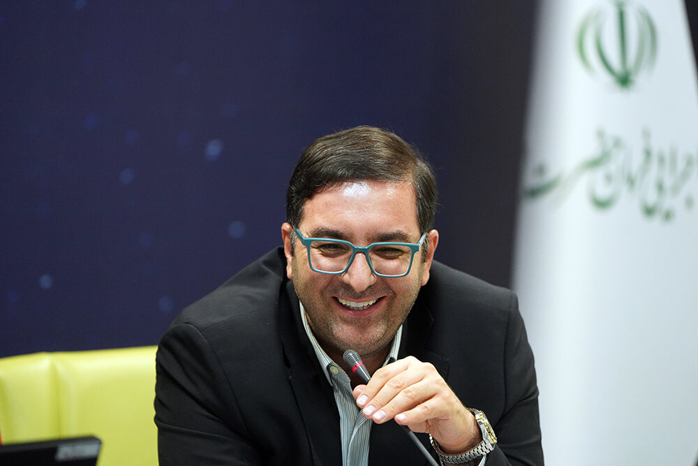 بازدید رئیس ستاد اجرایی فرمان امام از شهرک صنعتی دارویی برکت