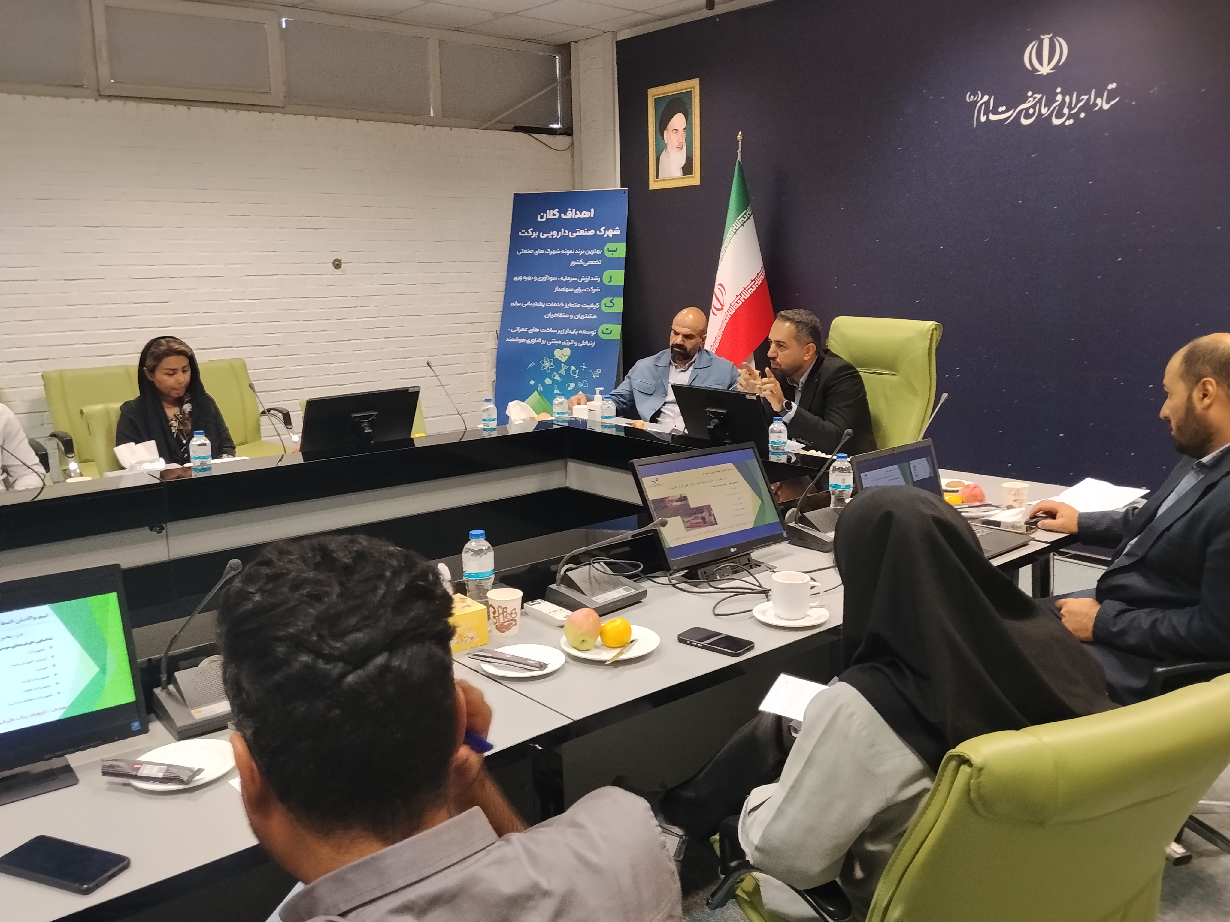 برگزاری نشست هم‌اندیشی مدیران HSE شرکت‌های مستقر در شهرک دارویی برکت به مناسبت روز ایمنی و بهداشت