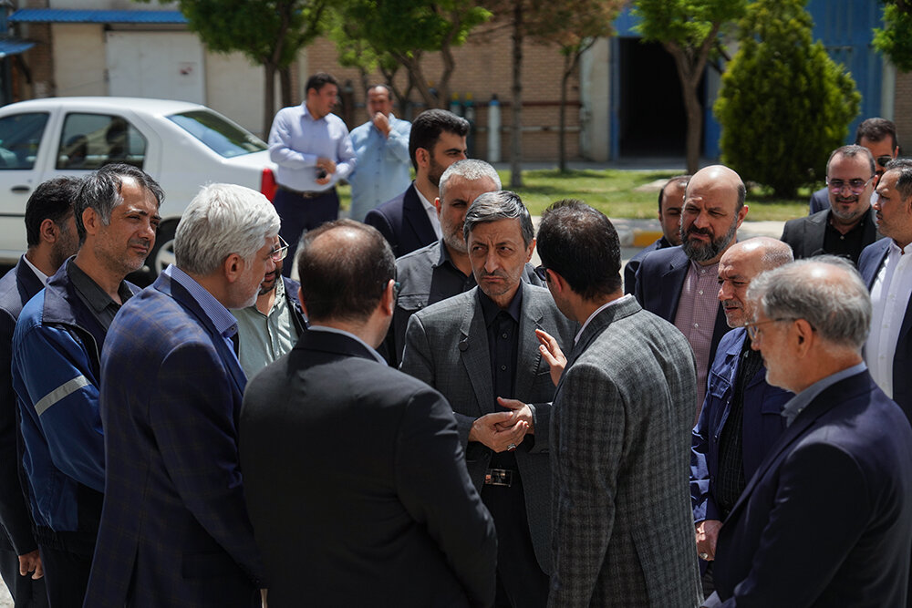 بازدید رئیس ستاد اجرایی فرمان حضرت امام از شهرک صنعتی دارویی برکت
