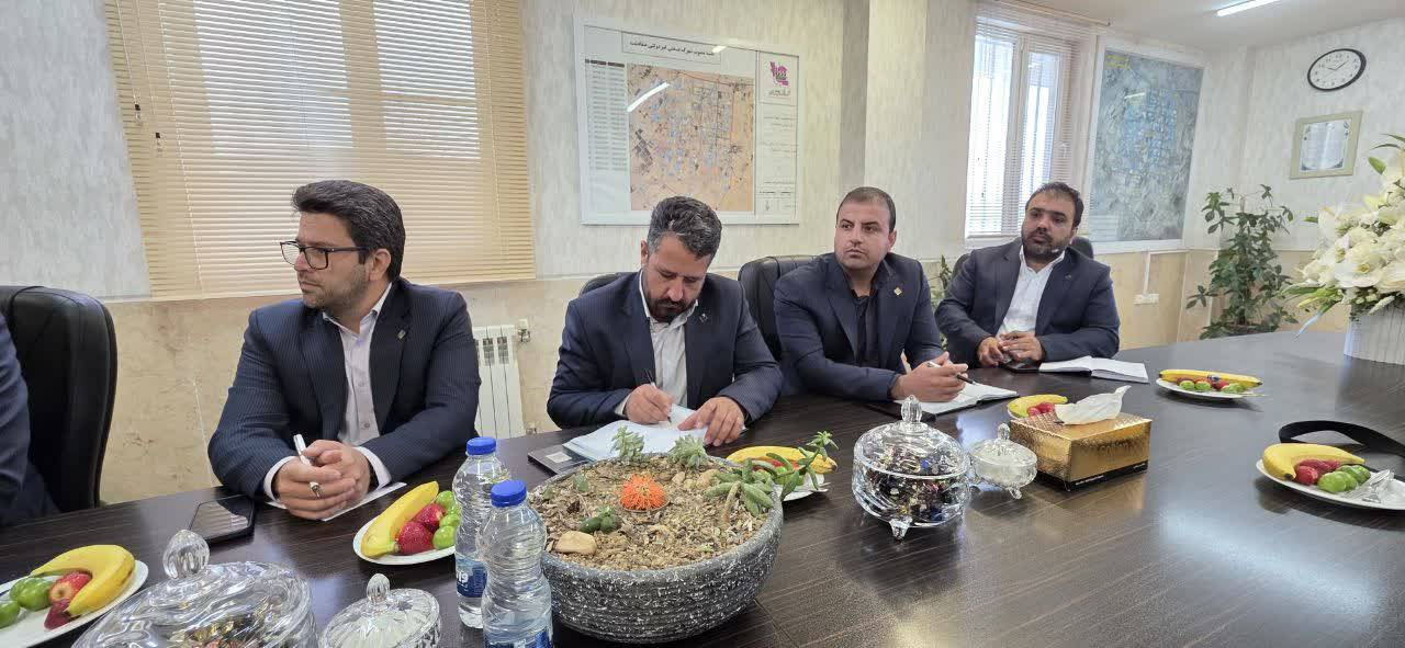 بازدید هیات شهرک دارویی برکت از شهرک صنعتی صفا دشت؛ برگزاری جلسه هم اندیشی تیم مدیریتی دو شهرک
