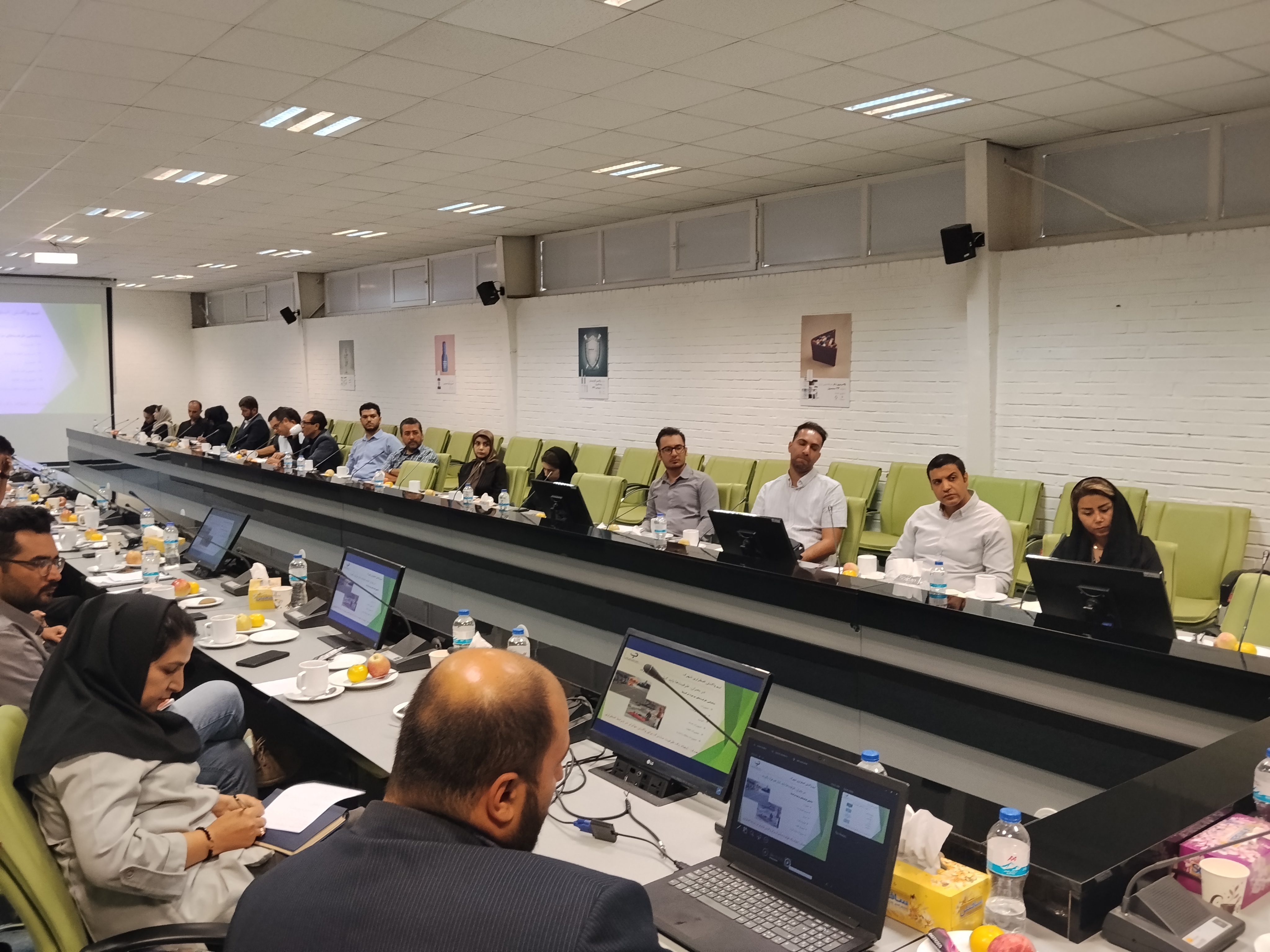 برگزاری نشست هم‌اندیشی مدیران HSE شرکت‌های مستقر در شهرک دارویی برکت به مناسبت روز ایمنی و بهداشت