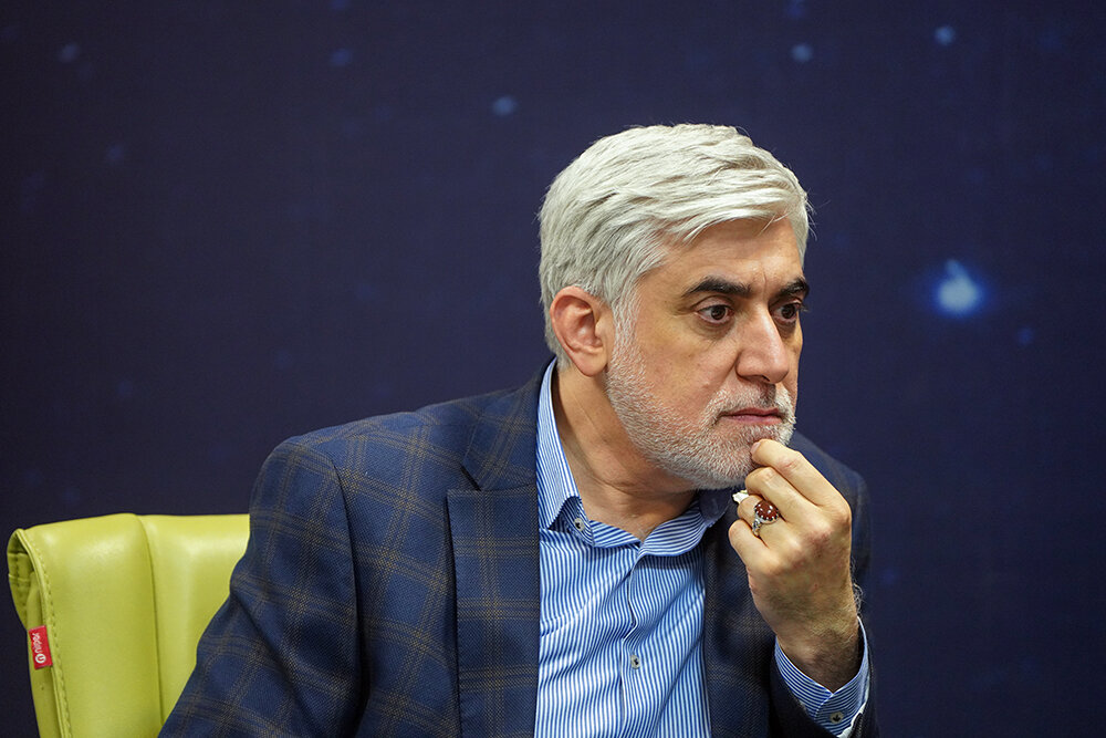 بازدید رئیس ستاد اجرایی فرمان امام از شهرک صنعتی دارویی برکت