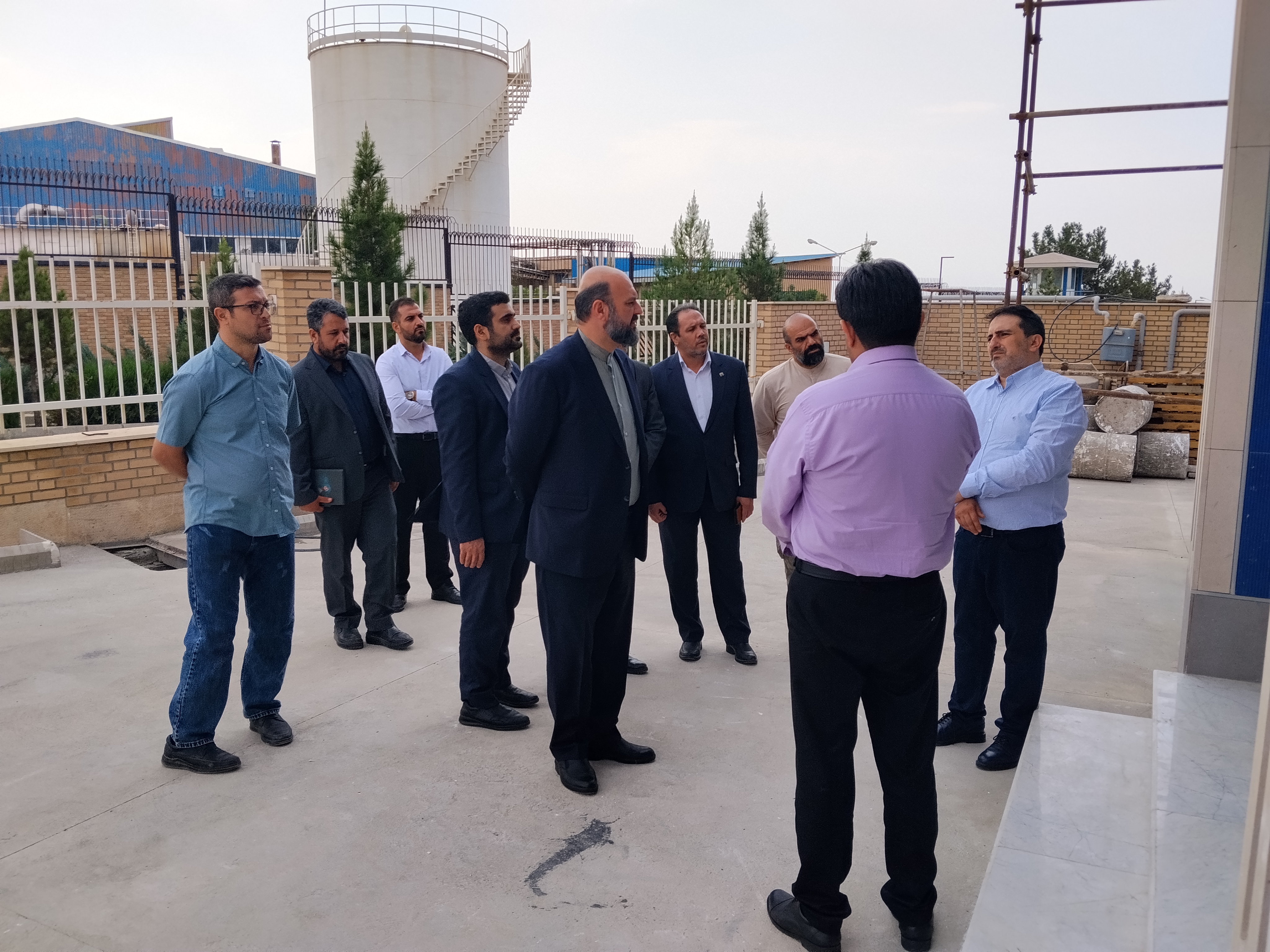 بازدید مدیرعامل و جمعی از مدیران شهرک صنعتی دارویی برکت از مجموعه «شیمی طب امیر»