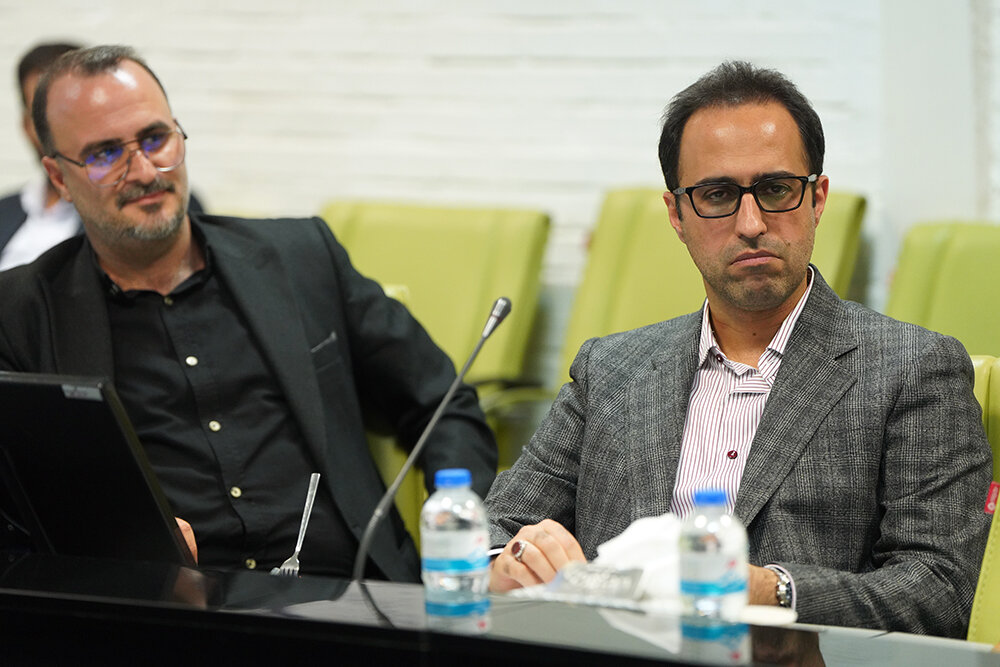 بازدید رئیس ستاد اجرایی فرمان امام از شهرک صنعتی دارویی برکت